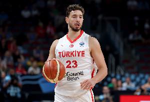 申京：希望下一场与球迷一起见证我们的胜利 让我们携手迈进决赛